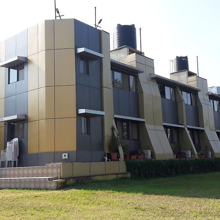 Savshanti Lake Resort Saputara Buitenkant foto