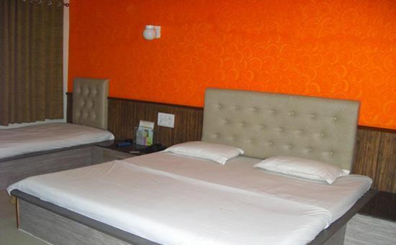 Savshanti Lake Resort Saputara Buitenkant foto