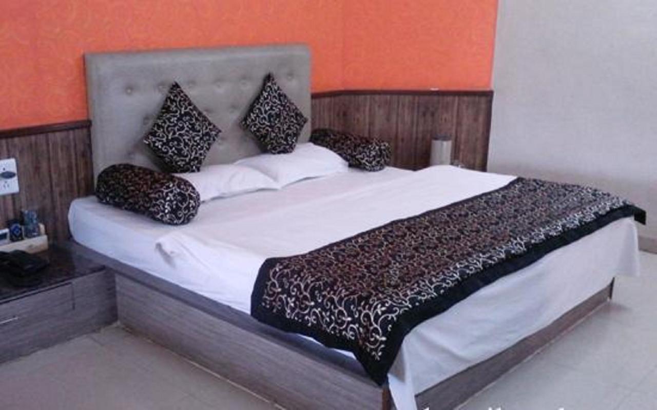 Savshanti Lake Resort Saputara Buitenkant foto