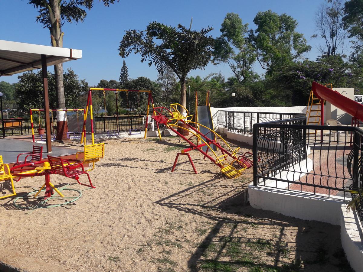 Savshanti Lake Resort Saputara Buitenkant foto