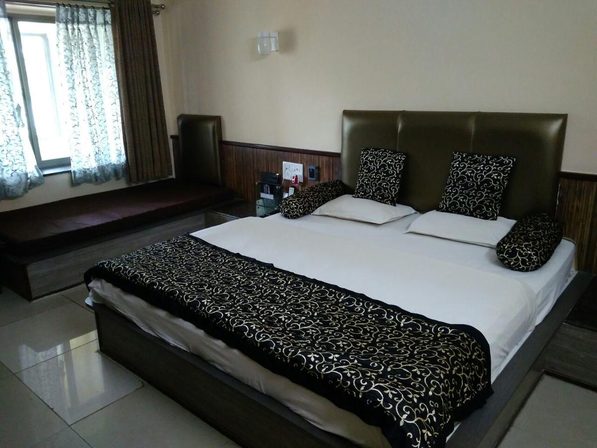 Savshanti Lake Resort Saputara Buitenkant foto