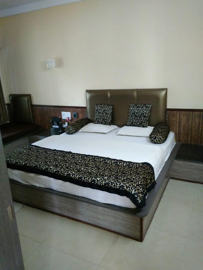 Savshanti Lake Resort Saputara Buitenkant foto