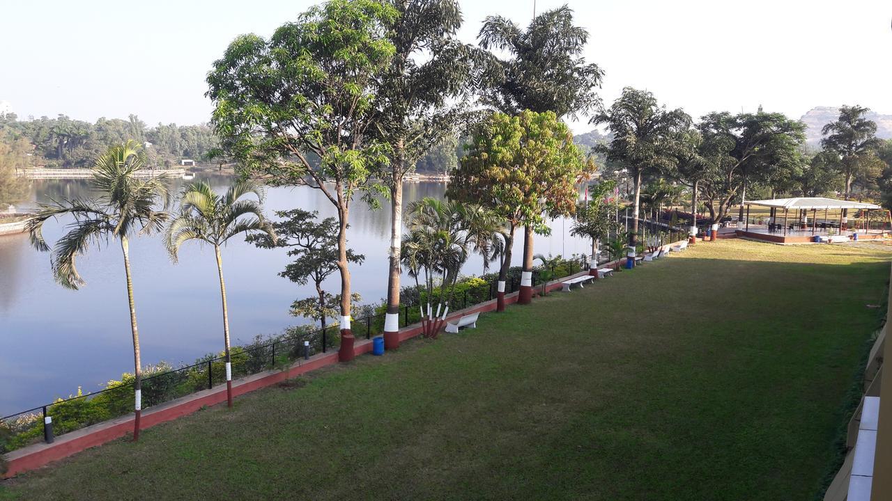 Savshanti Lake Resort Saputara Buitenkant foto