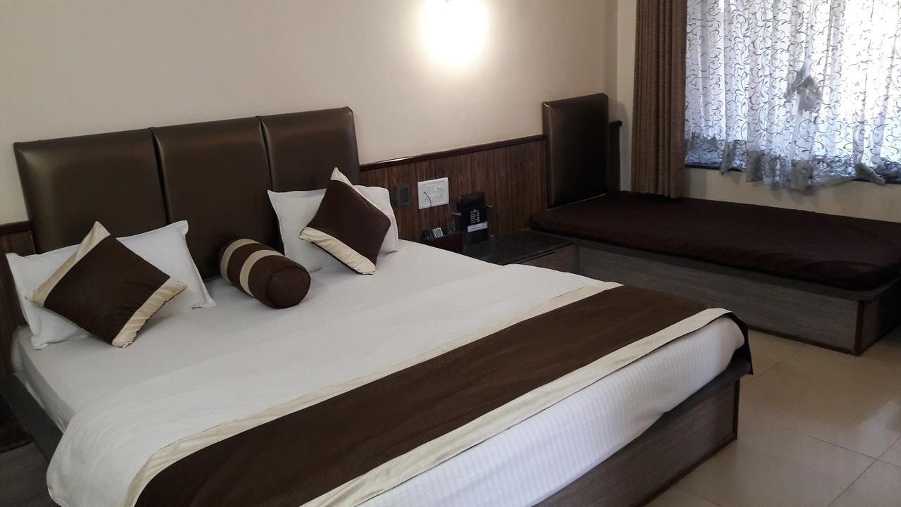 Savshanti Lake Resort Saputara Buitenkant foto