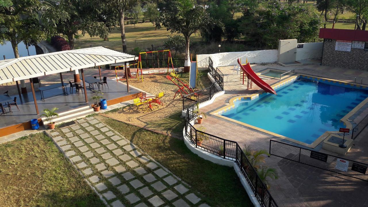 Savshanti Lake Resort Saputara Buitenkant foto